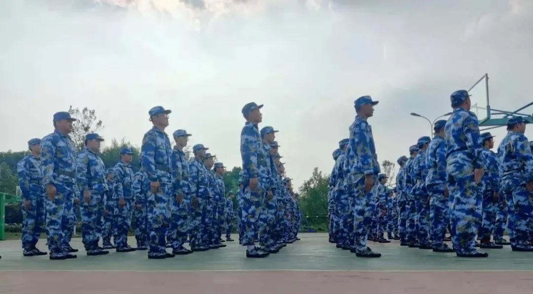 電子信息系21級新生軍訓(xùn)進行時